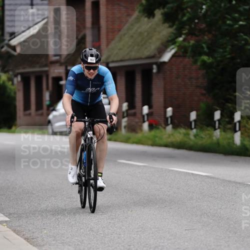 30.08.2026 - Elbe Triathlon Hamburg Michael Burmester http://msf.ph/oto/10062189 30.08.2026 14:44:28 Radfahren  meine-sportfotos.de