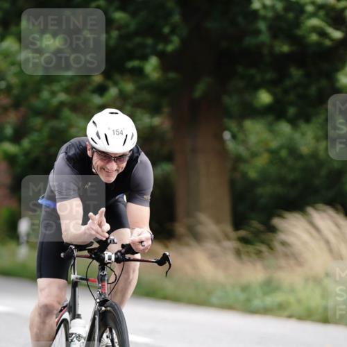 30.08.2026 - Elbe Triathlon Hamburg Michael Burmester http://msf.ph/oto/10062211 30.08.2026 14:44:35 Radfahren  meine-sportfotos.de