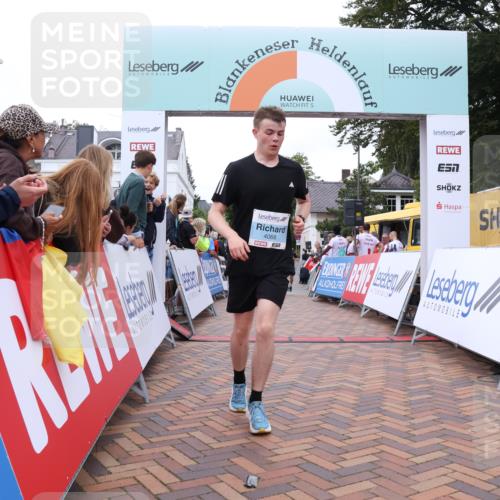 30.08.2026 - Blankeneser Heldenlauf Lena Gebhardt http://msf.ph/oto/10062218 30.08.2026 12:33:19 Ziel 2110, 4011, 4068, 4096, 4364, 4483 meine-sportfotos.de