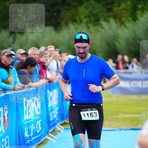 30.08.2026 - Elbe Triathlon Hamburg LAZAROV Photography http://msf.ph/oto/10062219 30.08.2026 11:48:05 Ziel 821, 914, 1163, 1421 meine-sportfotos.de
