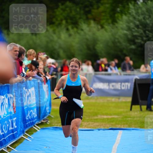 30.08.2026 - Elbe Triathlon Hamburg LAZAROV Photography http://msf.ph/oto/10062240 30.08.2026 11:48:11 Ziel 821 meine-sportfotos.de