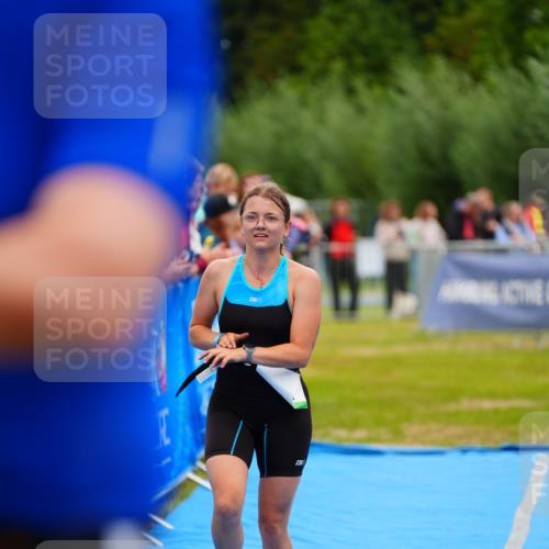 30.08.2026 - Elbe Triathlon Hamburg LAZAROV Photography http://msf.ph/oto/10062253 30.08.2026 11:48:12 Ziel 821 meine-sportfotos.de