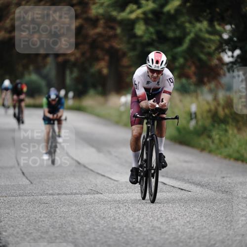 30.08.2026 - Elbe Triathlon Hamburg Michael Burmester http://msf.ph/oto/10062269 30.08.2026 08:57:34 Radfahren 310, 324, 351 meine-sportfotos.de