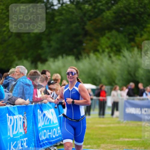 30.08.2026 - Elbe Triathlon Hamburg LAZAROV Photography http://msf.ph/oto/10062287 30.08.2026 11:48:30 Ziel 965 meine-sportfotos.de