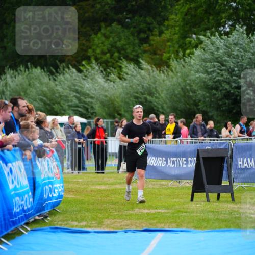 30.08.2026 - Elbe Triathlon Hamburg LAZAROV Photography http://msf.ph/oto/10062306 30.08.2026 11:48:39 Ziel 793 meine-sportfotos.de