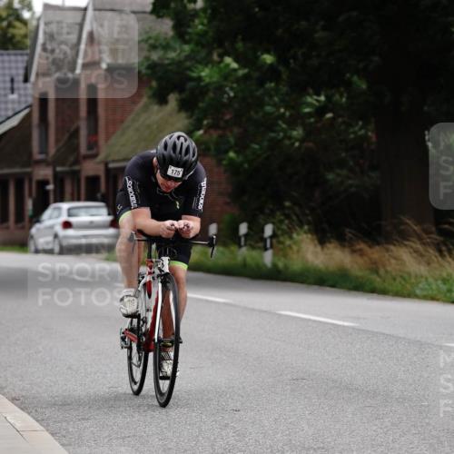 30.08.2026 - Elbe Triathlon Hamburg Michael Burmester http://msf.ph/oto/10062326 30.08.2026 14:48:27 Radfahren  meine-sportfotos.de