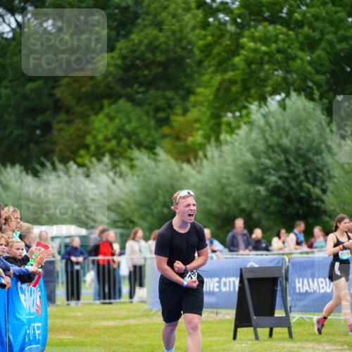 30.08.2026 - Elbe Triathlon Hamburg LAZAROV Photography http://msf.ph/oto/10062330 30.08.2026 11:48:43 Ziel 793, 1087 meine-sportfotos.de