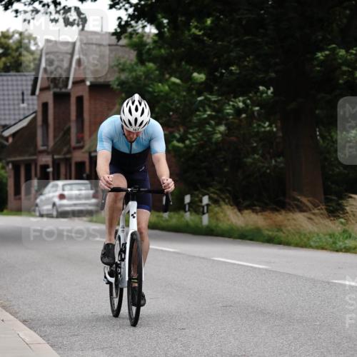 30.08.2026 - Elbe Triathlon Hamburg Michael Burmester http://msf.ph/oto/10062347 30.08.2026 14:48:59 Radfahren  meine-sportfotos.de