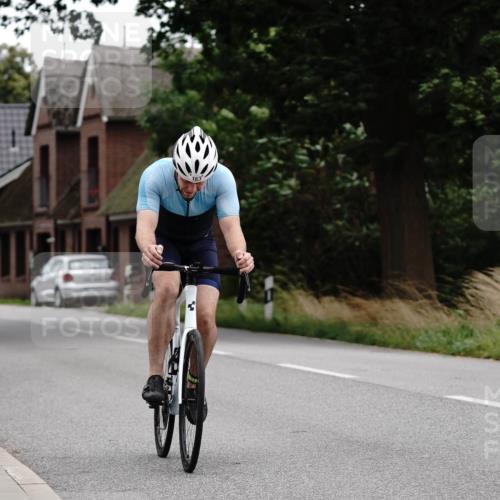30.08.2026 - Elbe Triathlon Hamburg Michael Burmester http://msf.ph/oto/10062348 30.08.2026 14:48:59 Radfahren  meine-sportfotos.de