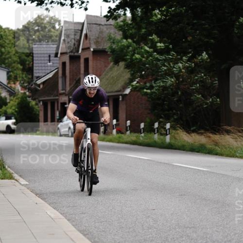 30.08.2026 - Elbe Triathlon Hamburg Michael Burmester http://msf.ph/oto/10062368 30.08.2026 14:49:37 Radfahren 128 meine-sportfotos.de
