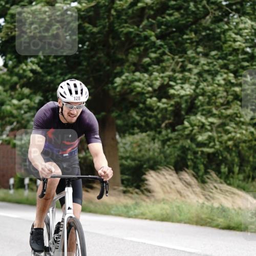 30.08.2026 - Elbe Triathlon Hamburg Michael Burmester http://msf.ph/oto/10062372 30.08.2026 14:49:38 Radfahren 128 meine-sportfotos.de