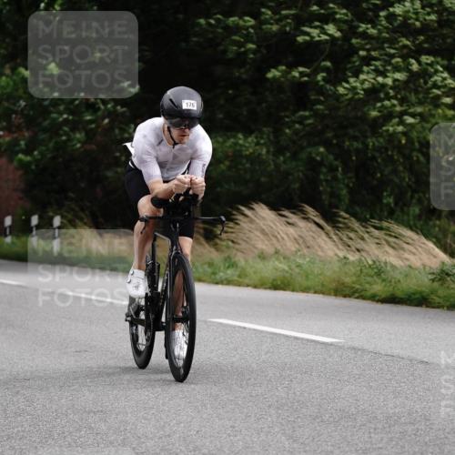 30.08.2026 - Elbe Triathlon Hamburg Michael Burmester http://msf.ph/oto/10062406 30.08.2026 14:50:01 Radfahren  meine-sportfotos.de