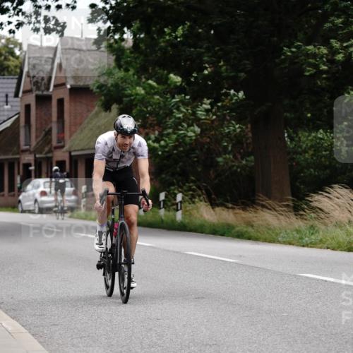 30.08.2026 - Elbe Triathlon Hamburg Michael Burmester http://msf.ph/oto/10062410 30.08.2026 14:50:27 Radfahren 162 meine-sportfotos.de