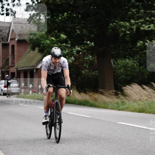 30.08.2026 - Elbe Triathlon Hamburg Michael Burmester http://msf.ph/oto/10062417 30.08.2026 14:50:28 Radfahren 162 meine-sportfotos.de