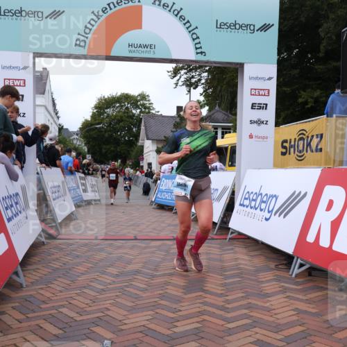 30.08.2026 - Blankeneser Heldenlauf Lena Gebhardt http://msf.ph/oto/10062418 30.08.2026 12:33:40 Ziel 4065, 4122, 4139, 4189, 4298 meine-sportfotos.de