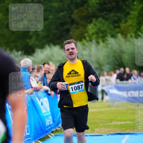 30.08.2026 - Elbe Triathlon Hamburg LAZAROV Photography http://msf.ph/oto/10062426 30.08.2026 11:48:50 Ziel 1087 meine-sportfotos.de