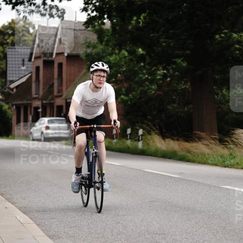30.08.2026 - Elbe Triathlon Hamburg Michael Burmester http://msf.ph/oto/10062455 30.08.2026 14:51:27 Radfahren 132 meine-sportfotos.de