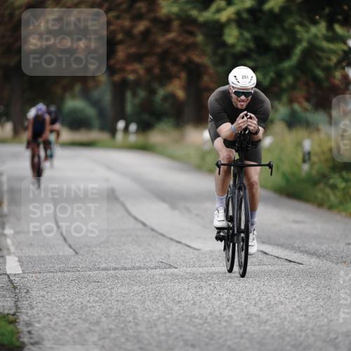 30.08.2026 - Elbe Triathlon Hamburg Michael Burmester http://msf.ph/oto/10062465 30.08.2026 08:58:52 Radfahren 251, 260, 284, 287 meine-sportfotos.de