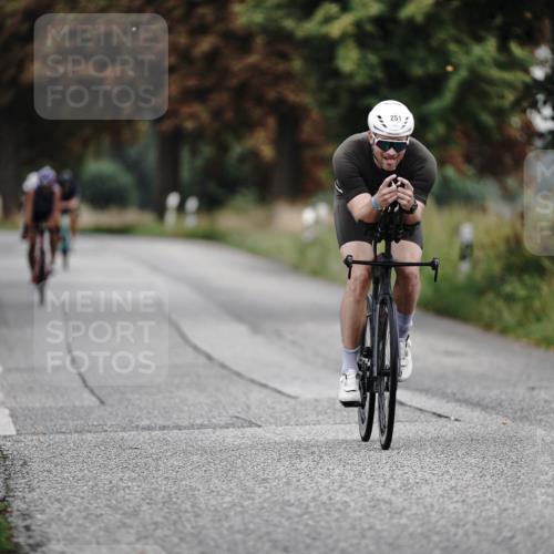 30.08.2026 - Elbe Triathlon Hamburg Michael Burmester http://msf.ph/oto/10062468 30.08.2026 08:58:52 Radfahren 251, 260, 284, 287 meine-sportfotos.de