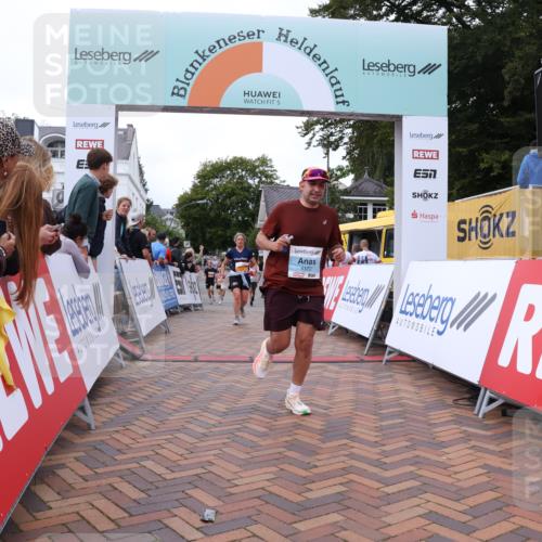 30.08.2026 - Blankeneser Heldenlauf Lena Gebhardt http://msf.ph/oto/10062475 30.08.2026 12:33:44 Ziel 2117, 4122, 4298 meine-sportfotos.de