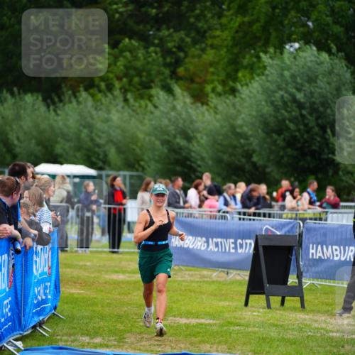 30.08.2026 - Elbe Triathlon Hamburg LAZAROV Photography http://msf.ph/oto/10062508 30.08.2026 11:49:14 Ziel 818 meine-sportfotos.de