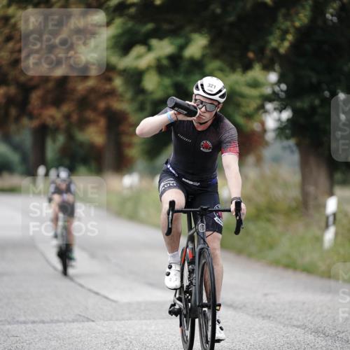 30.08.2026 - Elbe Triathlon Hamburg Michael Burmester http://msf.ph/oto/10062516 30.08.2026 09:00:16 Radfahren 253, 321, 375, 383 meine-sportfotos.de