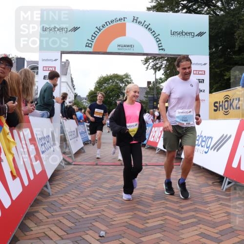 30.08.2026 - Blankeneser Heldenlauf Lena Gebhardt http://msf.ph/oto/10062556 30.08.2026 12:33:51 Ziel 2117, 2125, 4040, 4122, 4488 meine-sportfotos.de