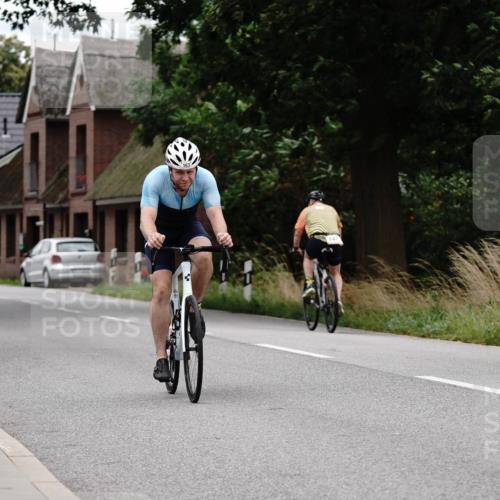 30.08.2026 - Elbe Triathlon Hamburg Michael Burmester http://msf.ph/oto/10062576 30.08.2026 14:53:40 Radfahren  meine-sportfotos.de
