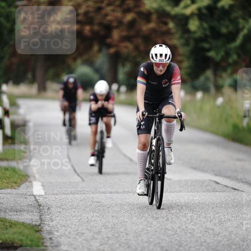 30.08.2026 - Elbe Triathlon Hamburg Michael Burmester http://msf.ph/oto/10062577 30.08.2026 09:00:49 Radfahren 297, 343, 384, 393 meine-sportfotos.de