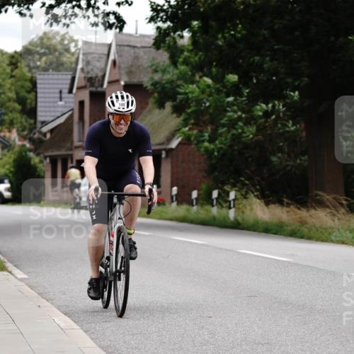 30.08.2026 - Elbe Triathlon Hamburg Michael Burmester http://msf.ph/oto/10062580 30.08.2026 14:53:44 Radfahren  meine-sportfotos.de