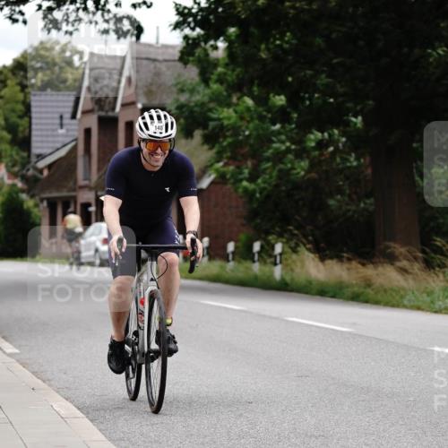 30.08.2026 - Elbe Triathlon Hamburg Michael Burmester http://msf.ph/oto/10062584 30.08.2026 14:53:44 Radfahren  meine-sportfotos.de