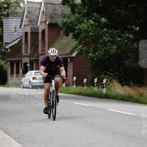 30.08.2026 - Elbe Triathlon Hamburg Michael Burmester http://msf.ph/oto/10062590 30.08.2026 14:53:51 Radfahren  meine-sportfotos.de
