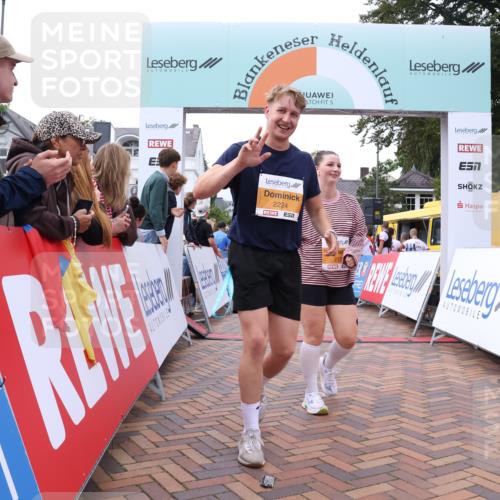 30.08.2026 - Blankeneser Heldenlauf Lena Gebhardt http://msf.ph/oto/10062592 30.08.2026 12:33:53 Ziel 2117, 2125, 4040, 4488 meine-sportfotos.de