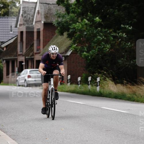30.08.2026 - Elbe Triathlon Hamburg Michael Burmester http://msf.ph/oto/10062594 30.08.2026 14:53:51 Radfahren  meine-sportfotos.de