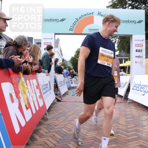 30.08.2026 - Blankeneser Heldenlauf Lena Gebhardt http://msf.ph/oto/10062600 30.08.2026 12:33:53 Ziel 2117, 2125, 4040, 4488 meine-sportfotos.de