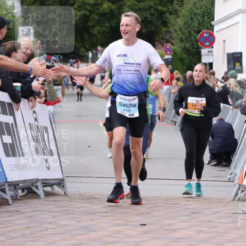 30.08.2026 - Blankeneser Heldenlauf Lena Gebhardt http://msf.ph/oto/10062643 30.08.2026 12:33:59 Ziel 2125, 4040, 4365, 4429 meine-sportfotos.de