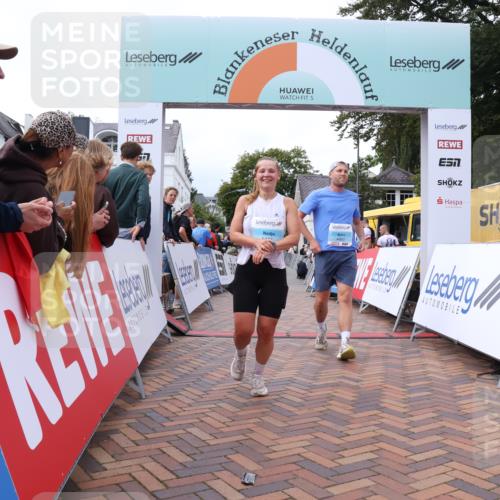 30.08.2026 - Blankeneser Heldenlauf Lena Gebhardt http://msf.ph/oto/10062679 30.08.2026 12:34:07 Ziel 2839, 4365, 4429, 4460, 4461 meine-sportfotos.de