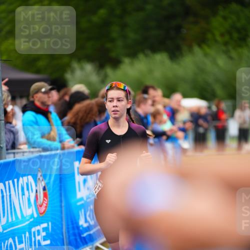 30.08.2026 - Elbe Triathlon Hamburg LAZAROV Photography http://msf.ph/oto/10062777 30.08.2026 11:50:14 Ziel 1415 meine-sportfotos.de