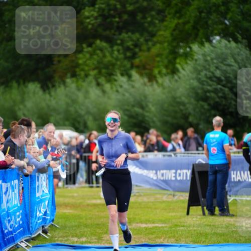 30.08.2026 - Elbe Triathlon Hamburg LAZAROV Photography http://msf.ph/oto/10062801 30.08.2026 11:50:23 Ziel 855, 912, 1282 meine-sportfotos.de