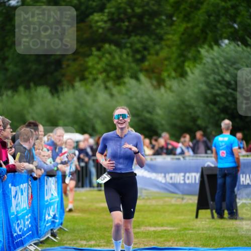 30.08.2026 - Elbe Triathlon Hamburg LAZAROV Photography http://msf.ph/oto/10062802 30.08.2026 11:50:24 Ziel 855, 912, 1282 meine-sportfotos.de