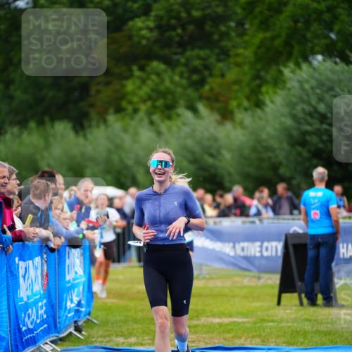 30.08.2026 - Elbe Triathlon Hamburg LAZAROV Photography http://msf.ph/oto/10062804 30.08.2026 11:50:24 Ziel 855, 912, 1282 meine-sportfotos.de