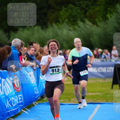 30.08.2026 - Elbe Triathlon Hamburg LAZAROV Photography http://msf.ph/oto/10062820 30.08.2026 11:50:28 Ziel 855, 912, 958, 1282 meine-sportfotos.de