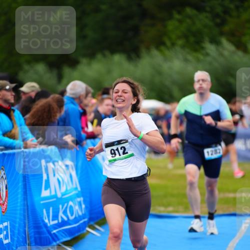 30.08.2026 - Elbe Triathlon Hamburg LAZAROV Photography http://msf.ph/oto/10062822 30.08.2026 11:50:28 Ziel 855, 912, 958, 1282 meine-sportfotos.de