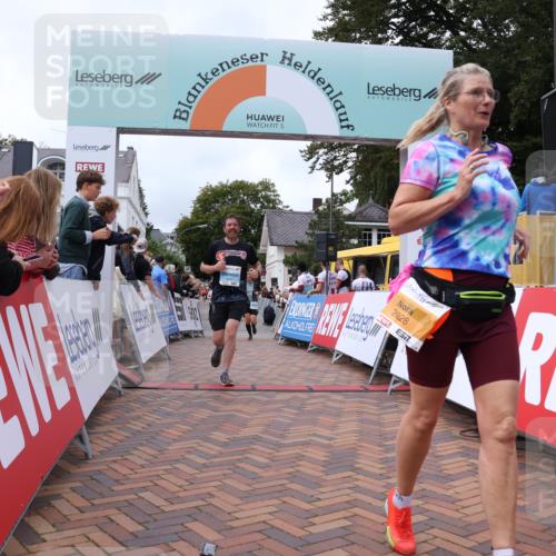 30.08.2026 - Blankeneser Heldenlauf Lena Gebhardt http://msf.ph/oto/10062848 30.08.2026 12:34:35 Ziel 2302, 2561, 2928, 4347, 4449 meine-sportfotos.de