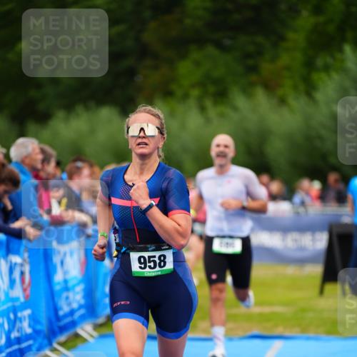 30.08.2026 - Elbe Triathlon Hamburg LAZAROV Photography http://msf.ph/oto/10062850 30.08.2026 11:50:36 Ziel 686, 958 meine-sportfotos.de