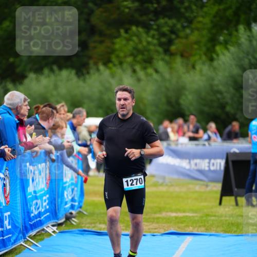 30.08.2026 - Elbe Triathlon Hamburg LAZAROV Photography http://msf.ph/oto/10062867 30.08.2026 11:50:51 Ziel 1270 meine-sportfotos.de