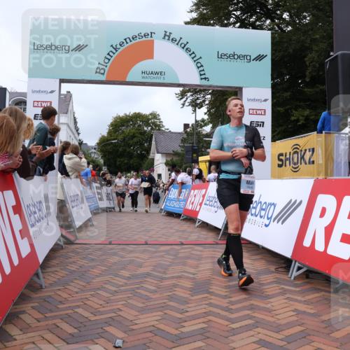 30.08.2026 - Blankeneser Heldenlauf Lena Gebhardt http://msf.ph/oto/10062874 30.08.2026 12:34:40 Ziel 2311, 2371, 2372, 2928, 4347, 4449 meine-sportfotos.de