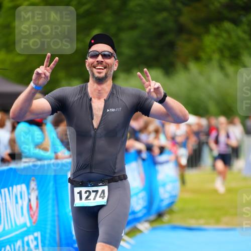 30.08.2026 - Elbe Triathlon Hamburg LAZAROV Photography http://msf.ph/oto/10062891 30.08.2026 11:51:03 Ziel 833, 1274, 1293 meine-sportfotos.de