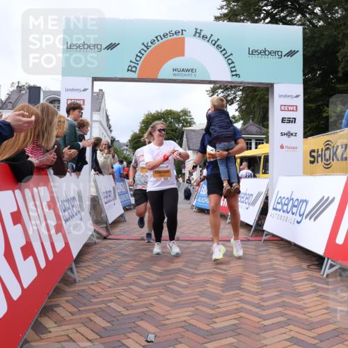 30.08.2026 - Blankeneser Heldenlauf Lena Gebhardt http://msf.ph/oto/10062896 30.08.2026 12:34:44 Ziel 2311, 2371, 2372, 2901, 4449 meine-sportfotos.de