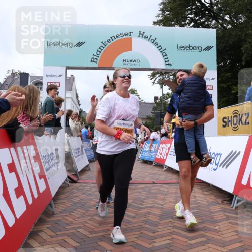 30.08.2026 - Blankeneser Heldenlauf Lena Gebhardt http://msf.ph/oto/10062903 30.08.2026 12:34:45 Ziel 2311, 2371, 2372, 2844, 2901, 4449 meine-sportfotos.de